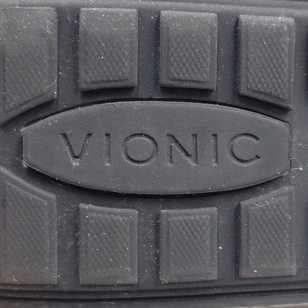 Vionic Luca Mocassin Loafer Men Size 9 Brown Moc Toe Leather Driving Shoes